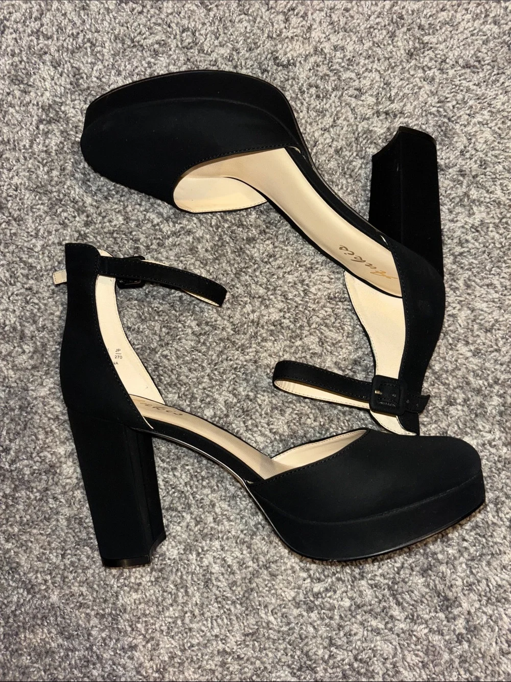 Ankis chic black
